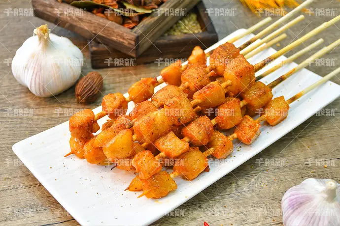 烧烤爆汁猪颈肉粒（串）