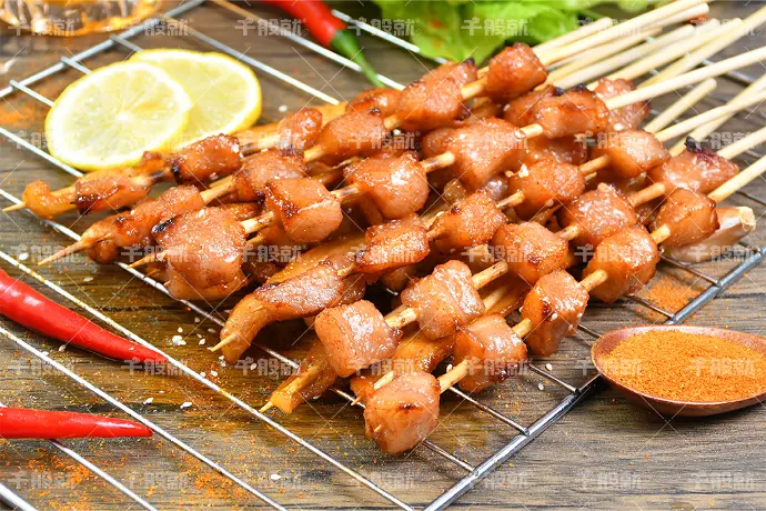 烧烤爆汁猪颈肉粒（串）